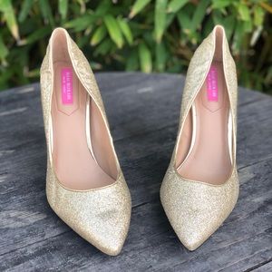 ISAAC MIZRAHI Islamist Gold Glitter Pump | 9 1/2